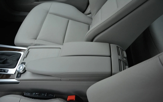 Mercedes-Benz Klasa E cena 49900 przebieg: 278000, rok produkcji 2010 z Łobez małe 379